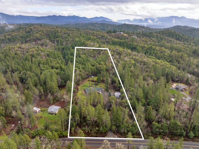 9728 Lower River Road, Grants Pass, OR 97526