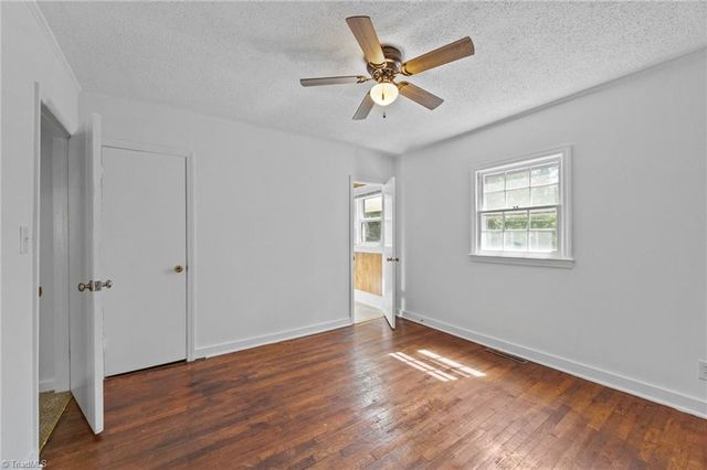 206 Oakview Road, High Point, NC 27265