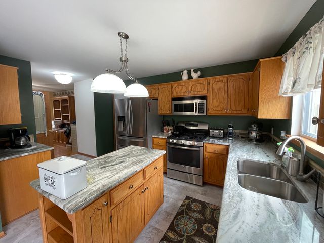 1610 Cottonwood Trail, Yorkville, IL 60560