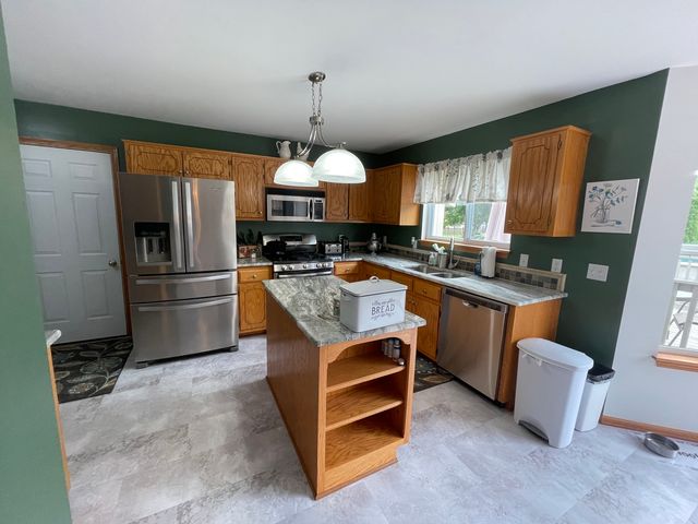 1610 Cottonwood Trail, Yorkville, IL 60560