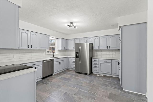 7809 Lamar Avenue, Prairie Village, KS 66208