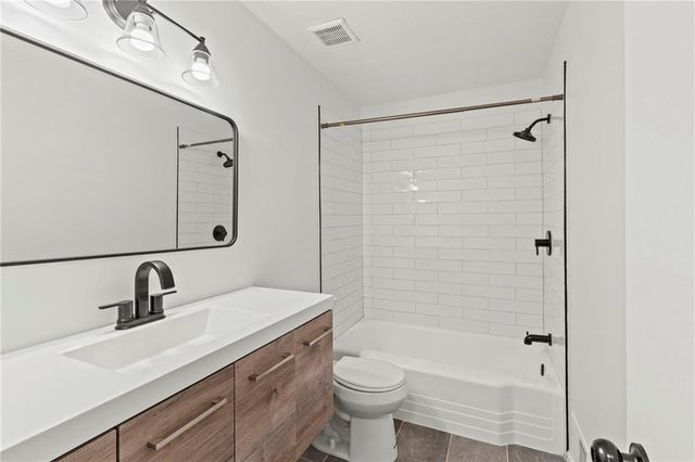 7809 Lamar Avenue, Prairie Village, KS 66208