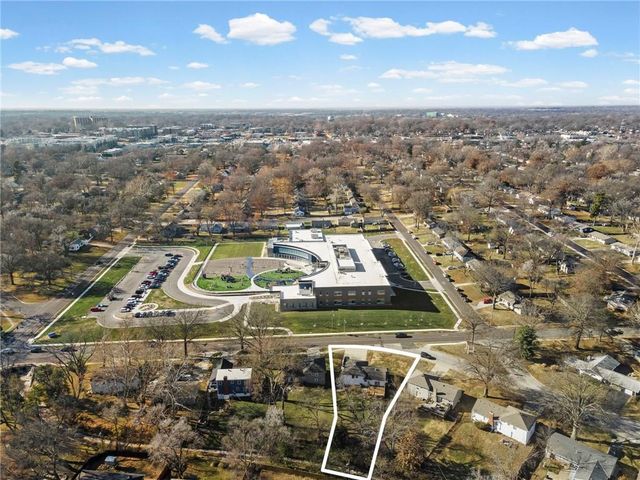 7809 Lamar Avenue, Prairie Village, KS 66208