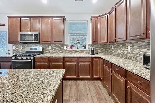 308 Parkview Ln, Rockaway Twp., NJ 07866