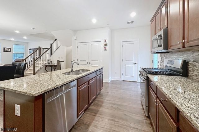 308 Parkview Ln, Rockaway Twp., NJ 07866