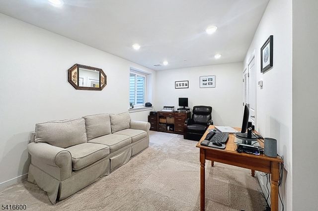 308 Parkview Ln, Rockaway Twp., NJ 07866