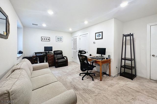 308 Parkview Ln, Rockaway Twp., NJ 07866