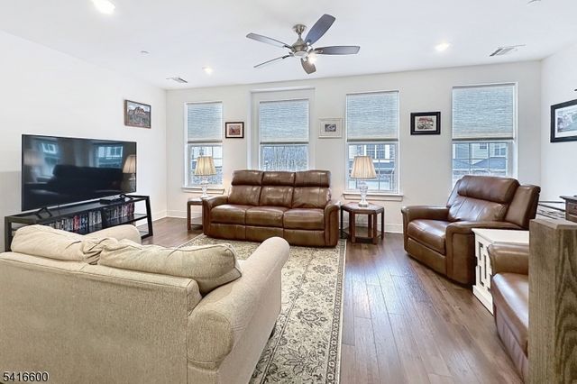 308 Parkview Ln, Rockaway Twp., NJ 07866