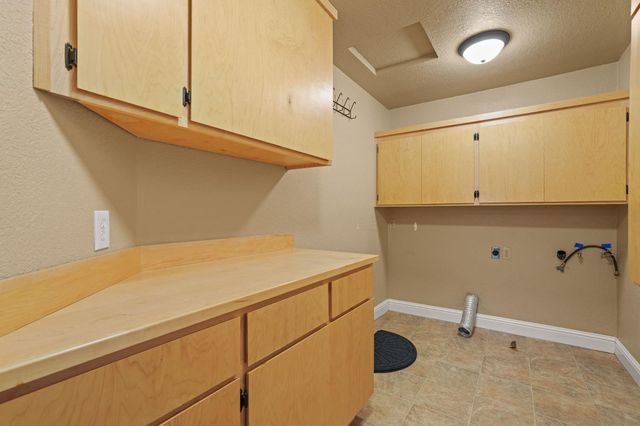 24980 N Canyon Way, Colfax, CA 95713