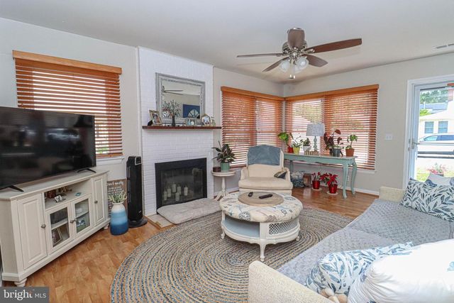 914 HOLLY AVE, Edgewater, MD 21037