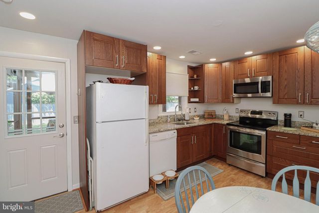 914 HOLLY AVE, Edgewater, MD 21037