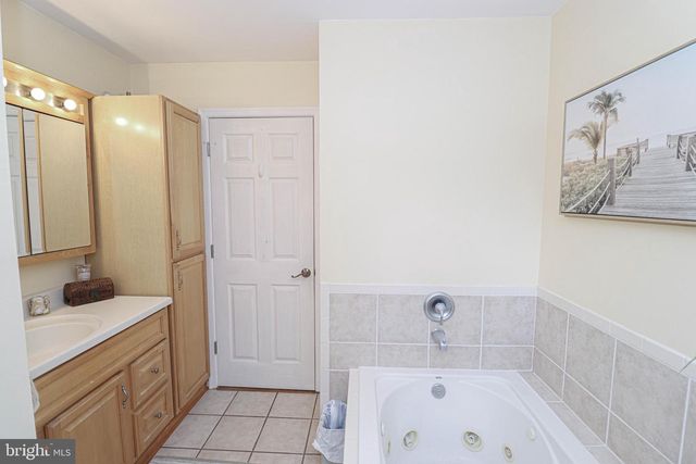 914 HOLLY AVE, Edgewater, MD 21037