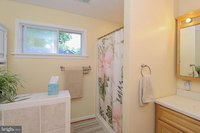914 HOLLY AVE, Edgewater, MD 21037