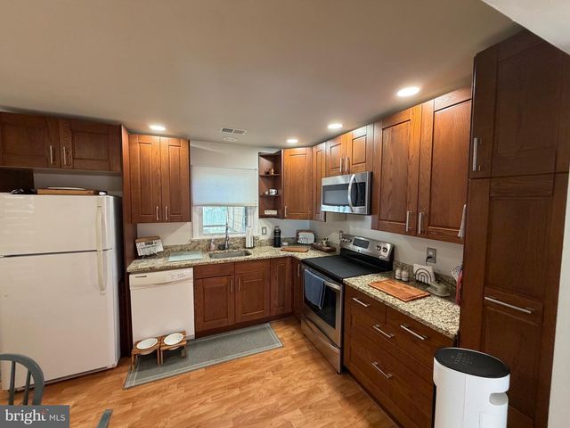914 HOLLY AVE, Edgewater, MD 21037