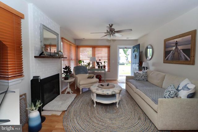 914 HOLLY AVE, Edgewater, MD 21037