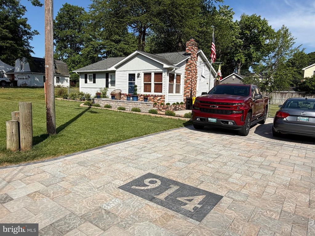 914 HOLLY AVE, Edgewater, MD 21037