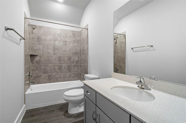 211 Orchard Laurel Drive, Alvin, TX 77511