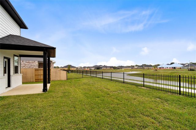 211 Orchard Laurel Drive, Alvin, TX 77511