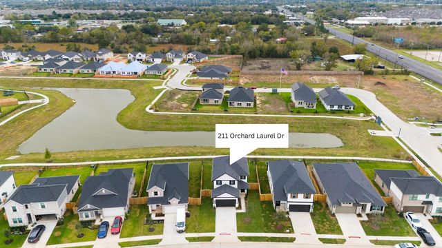 211 Orchard Laurel Drive, Alvin, TX 77511