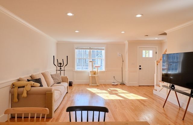 24 Beacon St 24, Arlington, MA 02474