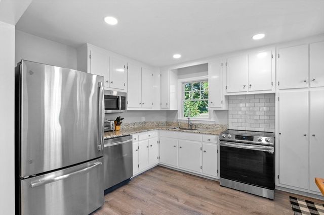 15 Meadow Ln 0, Marblehead, MA 01945