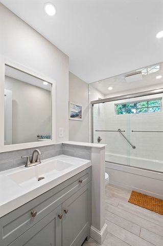 15 Meadow Ln 0, Marblehead, MA 01945