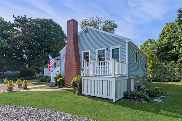 15 Meadow Ln 0, Marblehead, MA 01945