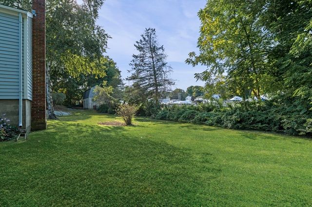 15 Meadow Ln 0, Marblehead, MA 01945