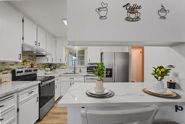 2721 Villa Ramon Dr, Ceres, CA 95307