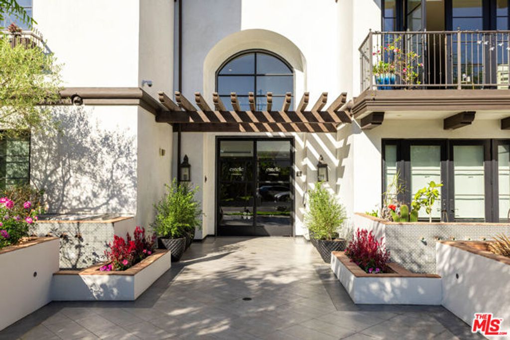 1333 S Orange Grove Avenue 308, Los Angeles, CA 90019