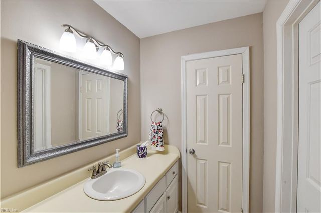 113 River Point LN, Suffolk, VA 23434