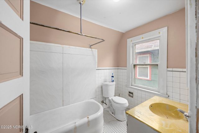 408 Boston Place, Toledo, OH 43610