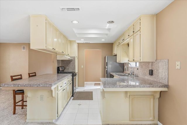 46300 Vista Del Rio, Oakhurst, CA 93644