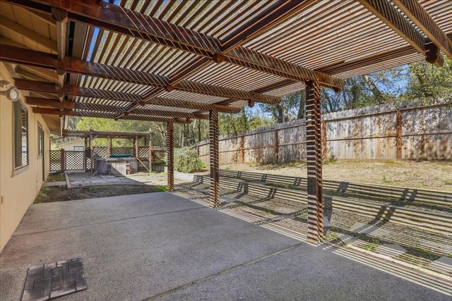 46300 Vista Del Rio, Oakhurst, CA 93644