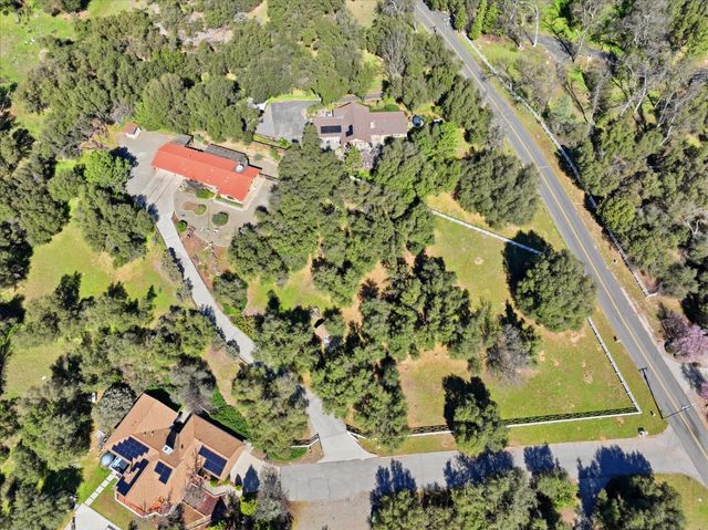46300 Vista Del Rio, Oakhurst, CA 93644