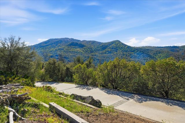 46300 Vista Del Rio, Oakhurst, CA 93644