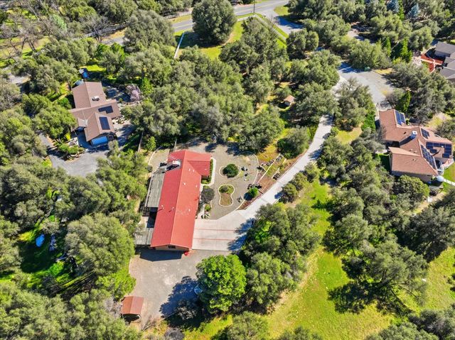 46300 Vista Del Rio, Oakhurst, CA 93644