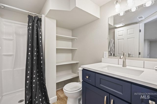489 W Borah Ave, Twin Falls, ID 83301