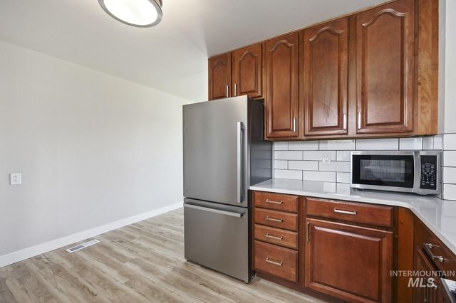 489 W Borah Ave, Twin Falls, ID 83301