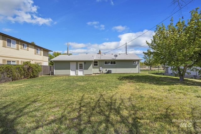 489 W Borah Ave, Twin Falls, ID 83301