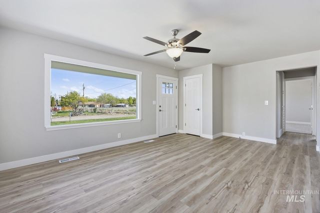 489 W Borah Ave, Twin Falls, ID 83301