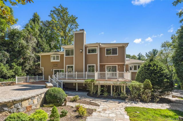 37 Pheasant Run Road, Pleasantville, NY 10570