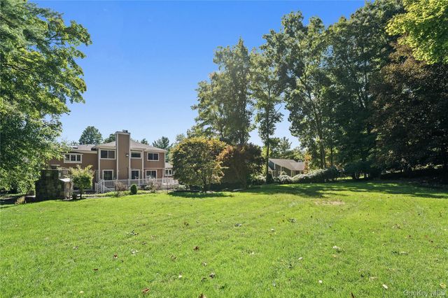 37 Pheasant Run Road, Pleasantville, NY 10570