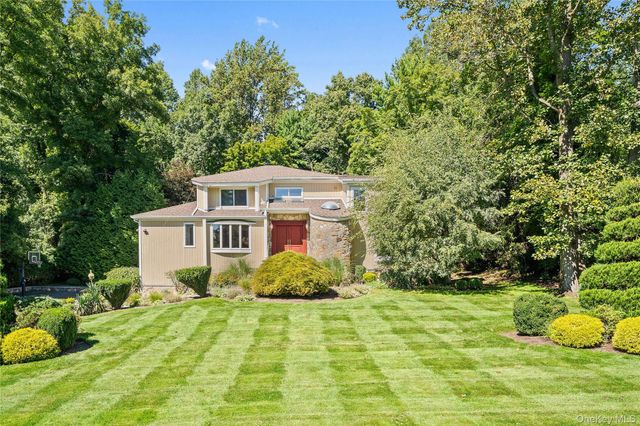37 Pheasant Run Road, Pleasantville, NY 10570