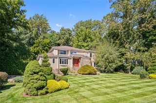 37 Pheasant Run Road, Pleasantville, NY 10570