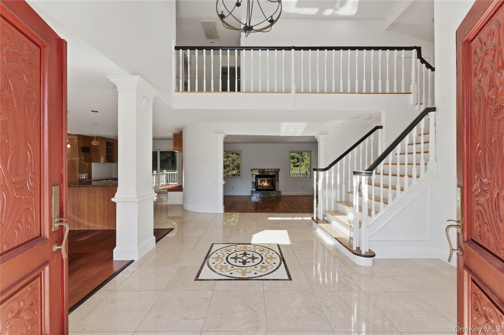 37 Pheasant Run Road, Pleasantville, NY 10570 — photo 2