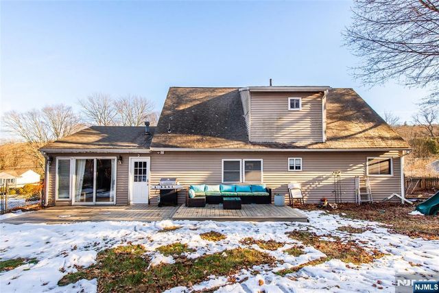 81 Bergen Drive, West Milford, NJ 07480