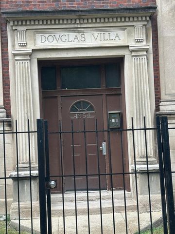 4354 W Washington Boulevard 301, Chicago, IL 60624