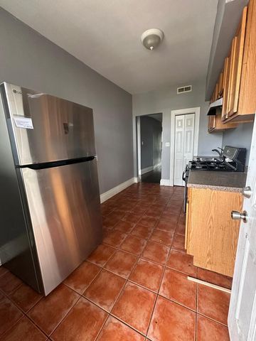 4354 W Washington Boulevard 301, Chicago, IL 60624