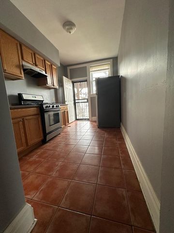 4354 W Washington Boulevard 301, Chicago, IL 60624